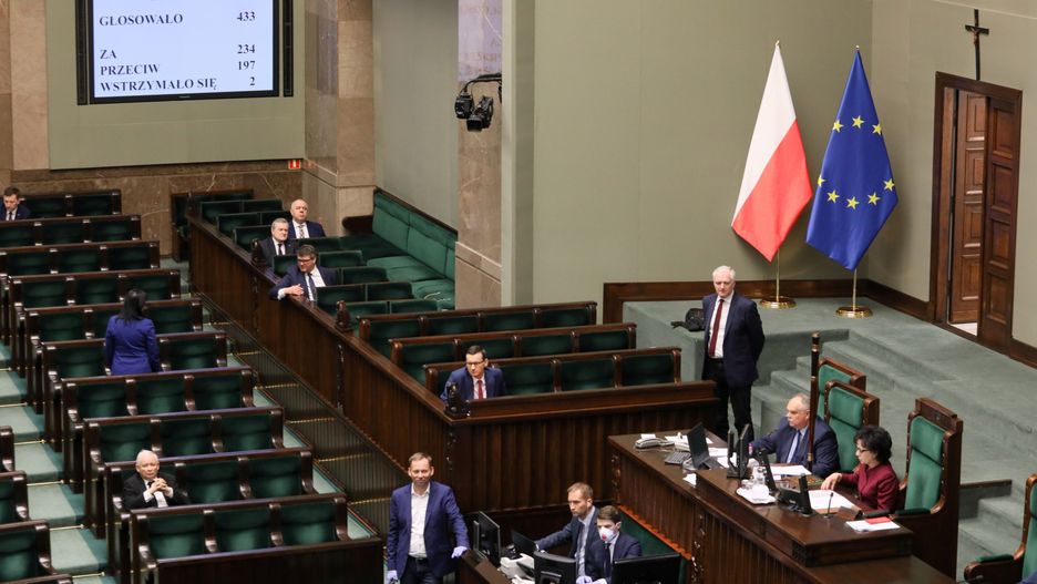 Koronawirus w Polsce. Sejm zmienił nocą Kodeks wyborczy
