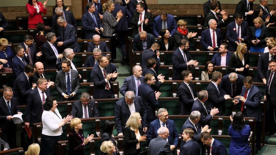 Nieoficjalnie: posłowie przyjadą do Sejmu, by wziąć udział w posiedzeniu i głosować