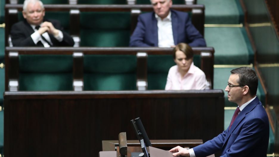 Noc z 27 na 28 marca  - Sejm zajmuje się propozycją tzw. tarczy antykryzysowej