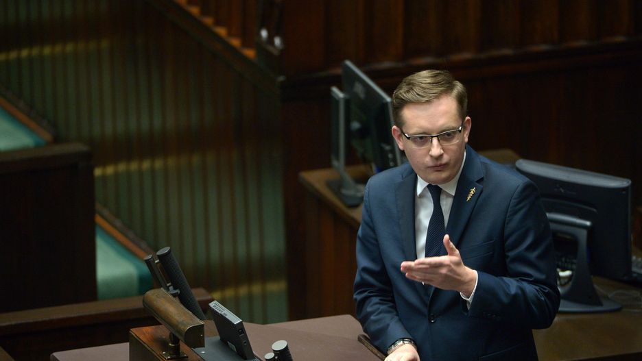 Robert Winnicki krytykuje zmiany w ordynacji wyborczej zaproponowane przez PiS