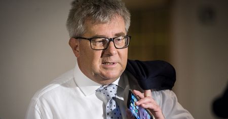 Czarnecki zarobi mniej. To efekt odwołania z funkcji wiceprzewodniczącego PE