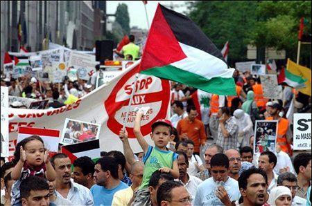 Protesty przeciwko izraelskim atakom na Liban w Brukseli i Londynie