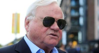 Miliarder znużony pracą. Szuka chętnych na swoje spółki