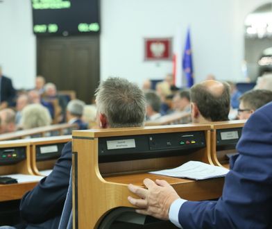 Senat przyjął bez poprawek ustawę o SN. Masowe protesty w całej Polsce