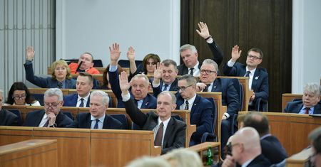 Koronawirus. Senatorowie PiS nie chcieli wysłuchać ministra zdrowia. "Żeby nie nakręcać paniki"