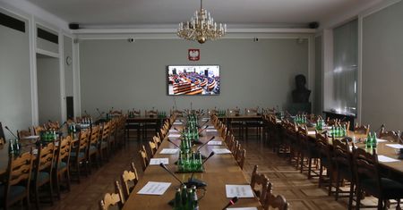 Senacka komisja przyjęła tarczę antykryzysową. Bez poprawek
