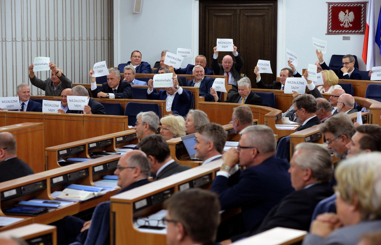 Senat przyjął nie tę ustawę? Chodzi o Sąd Najwyższy