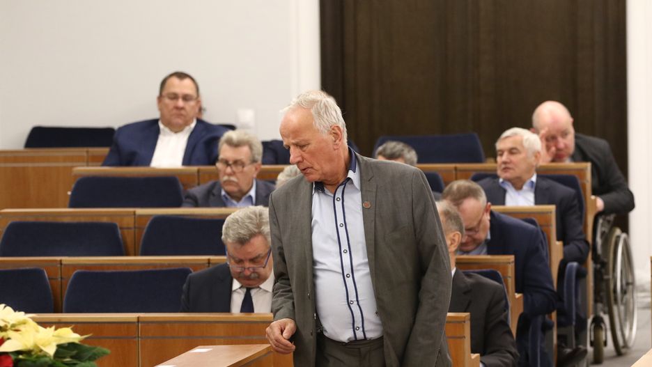 Senatorowie odpytywali prezydenckich ministrów o KRS i SN