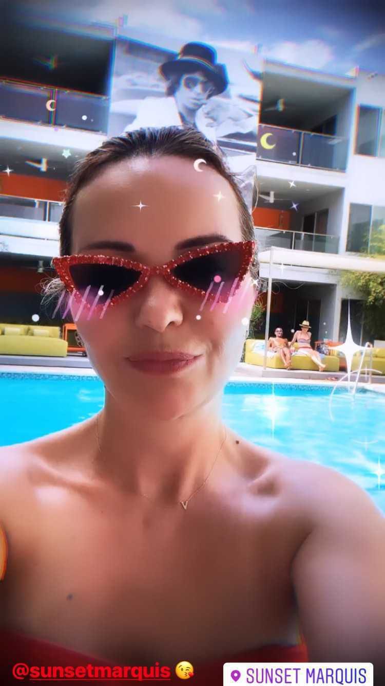 Vera Ora na basenie