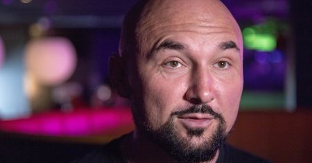 Patryk Vega chodził do wróżki i egzorcystów, aż zaczął wierzyć w Boga. "Doznałem cudu"