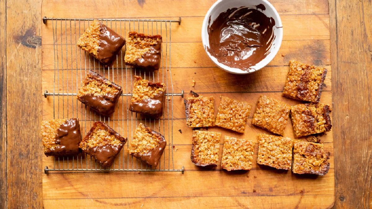 Flapjack to klasyczny brytyjski przysmak. Robi się go bardzo krótko i potrzeba jedynie 3 składników
