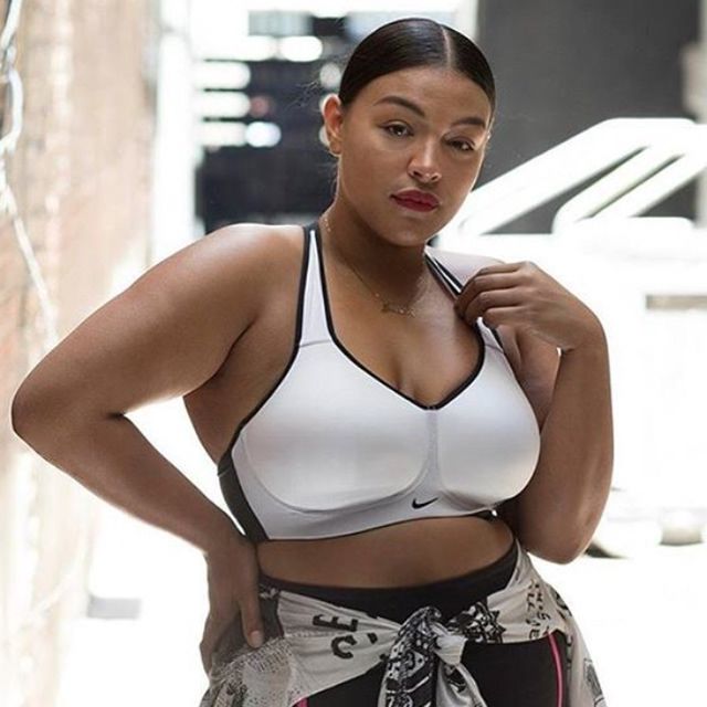 Modelka plus-size w reklamie Nike