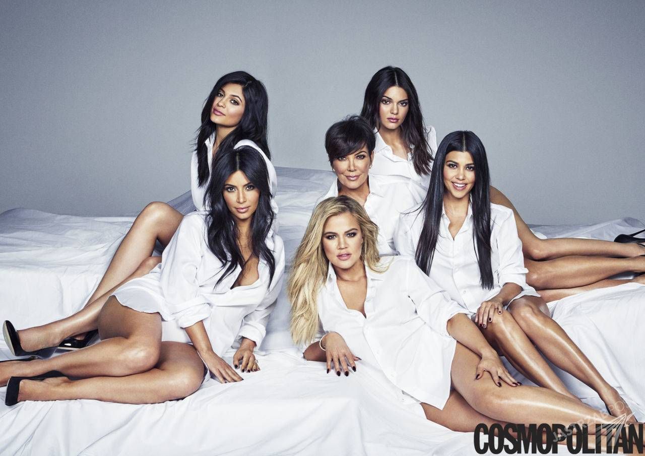 Cosmopolitan z okazji 50 lat istnienia zaprosił Kardashianki do sesji