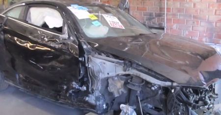 Naprawa BMW po dachowaniu - krok po kroku