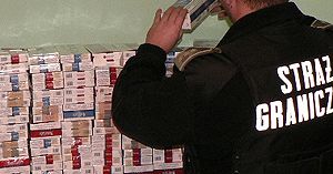 Miał w samochodzie 215 tysięcy papierosów