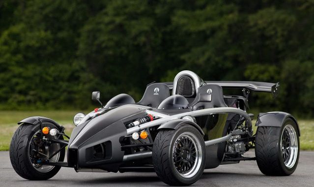 700 koni w... Arielu Atom