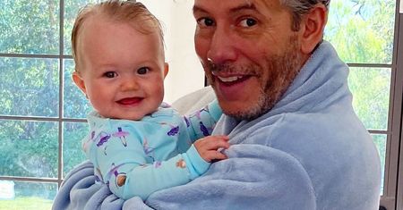 Tata uczesał Ashę. Może fryzura i grzeczna, ale daleko jej do upięć, które robi córeczce Joanna Krupa