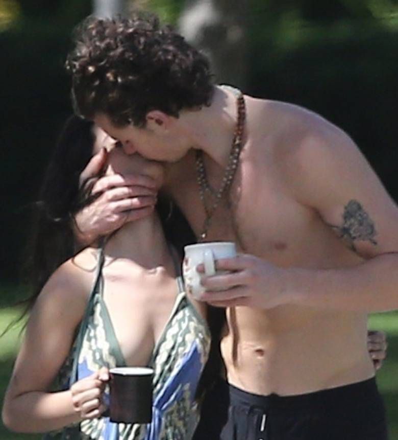 Camila Cabello bez makijażu i Shawn Mendes bez koszulki