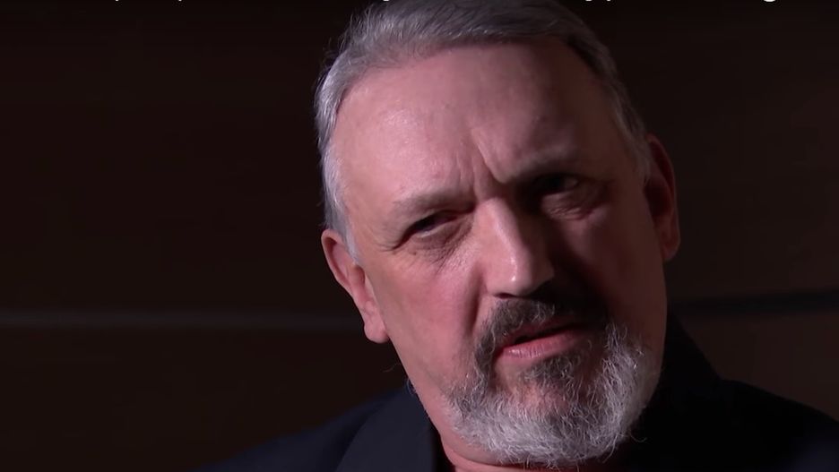 Kevin Wilshaw: gej, Żyd, były neonazista