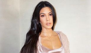 Kourtney Kardashian w stylowym komplecie z H&M. Wiemy, ile kosztował