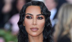 Kim Kardashian pomalowała swoją babcię. Efekty widać gołym okiem