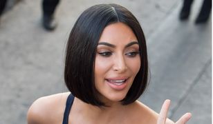 Kim Kardashian pokazała się w skąpym bikini. Internauci zauważyli jeden szczegół