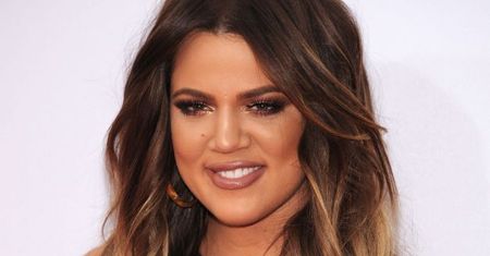 Khloe Kardashian odchudza się dziwnym niebieskim płynem. Wiemy, co to za substancja!
