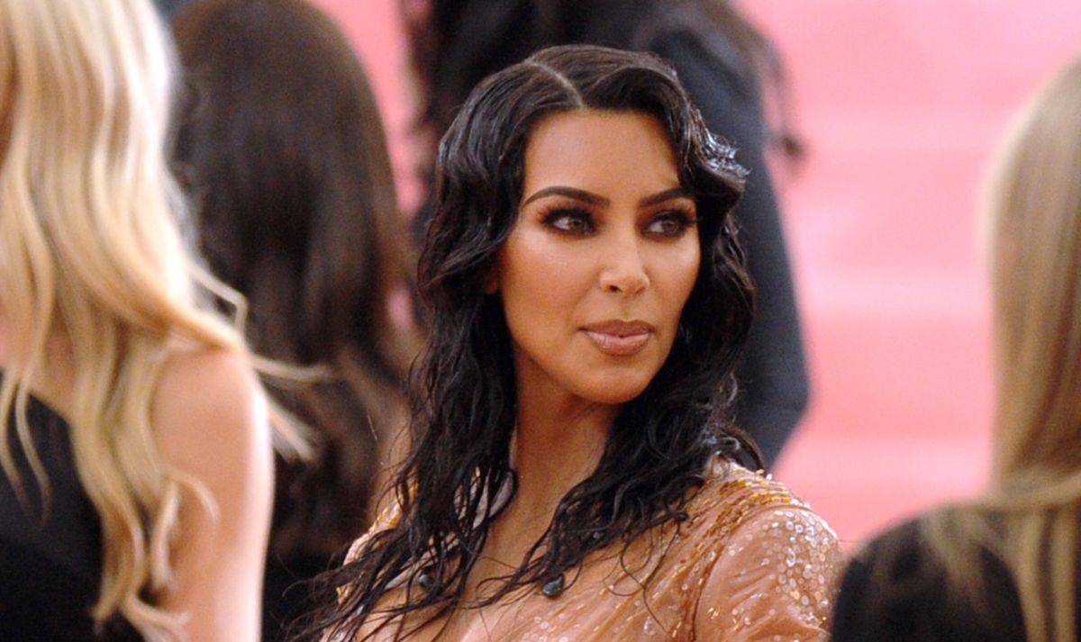 Kim Kardashian West poświęciła wiele dla urody. W tej stylizacji nie mogła iść do łazienki
