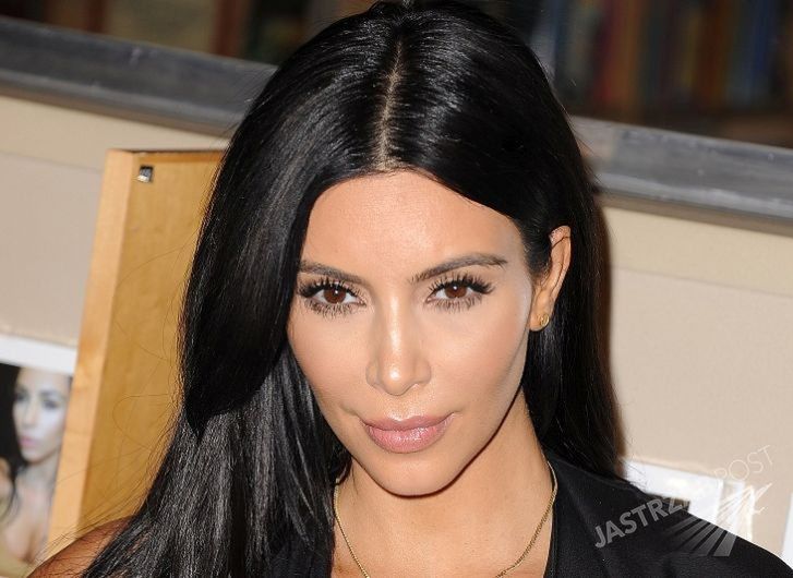 Kim Kardashian rozbrajająco o wyszczuplajacej bieliźnie