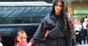 Pierwsza kampania córki Kim Kardashian. 5-latka reklamuje torebki