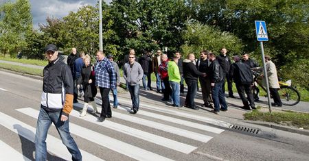 Sejm zdecydował. Pieszy nie będzie miał pierwszeństwa przed pasami