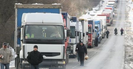 Kolejki tirów do przejść z Ukrainą