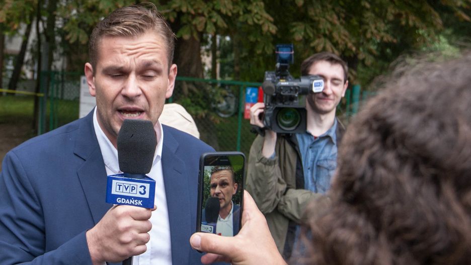 Mimo zarzutów Łukasz Sitek nie został zawieszony w TVP