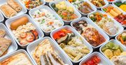 AirAsia menu. Azjatycka linia lotnicza otwiera w Kuala Lumpur restaurację z daniami samolotowymi