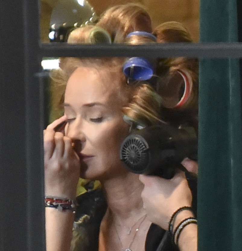 Joanna Przetakiewicz podczas makijażu