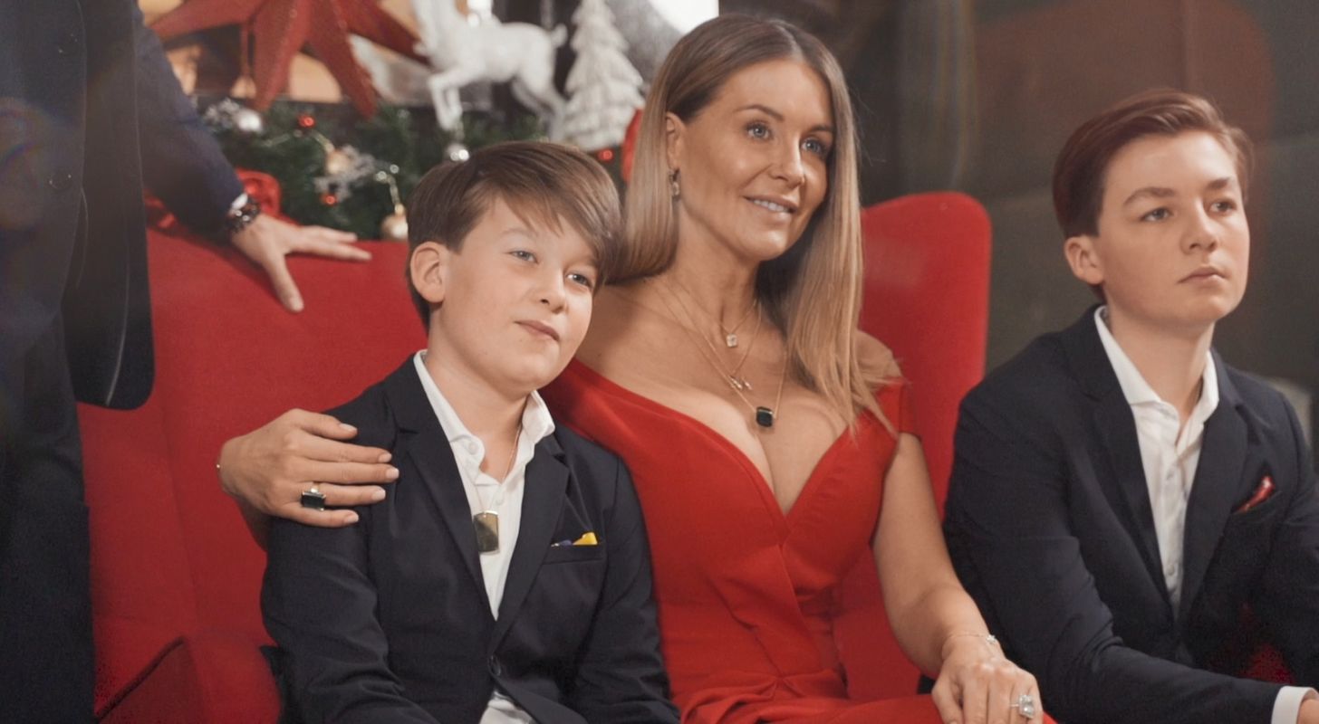 Małgorzata Rozenek z rodziną w świątecznej sesji zdjęciowej