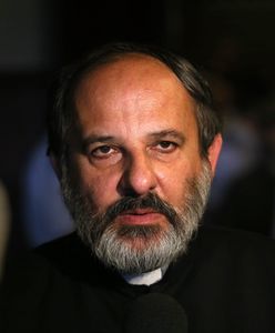 Były wiceszef MSZ rządu PiS pozywa ks. Isakowicza-Zaleskiego. "Sprawa jak z Mrożka"