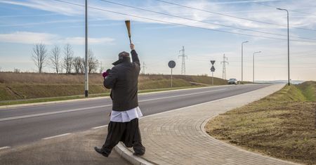 Koronawirus i Wielkanoc. Burmistrz Stąporkowa i ksiądz w Wielkopolski mają pomysł na święcenie koszyczków