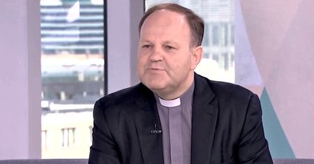 "Nie polemizować, zniszczyć!". Wyciekło nagranie rozmów księdza Sowy z restauracji "Sowa i Przyjaciele"