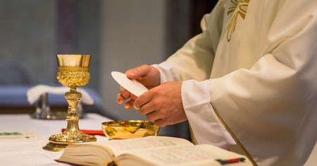 Koronawirus w Polsce: ksiądz proboszcz zarażony. Apel do wiernych
