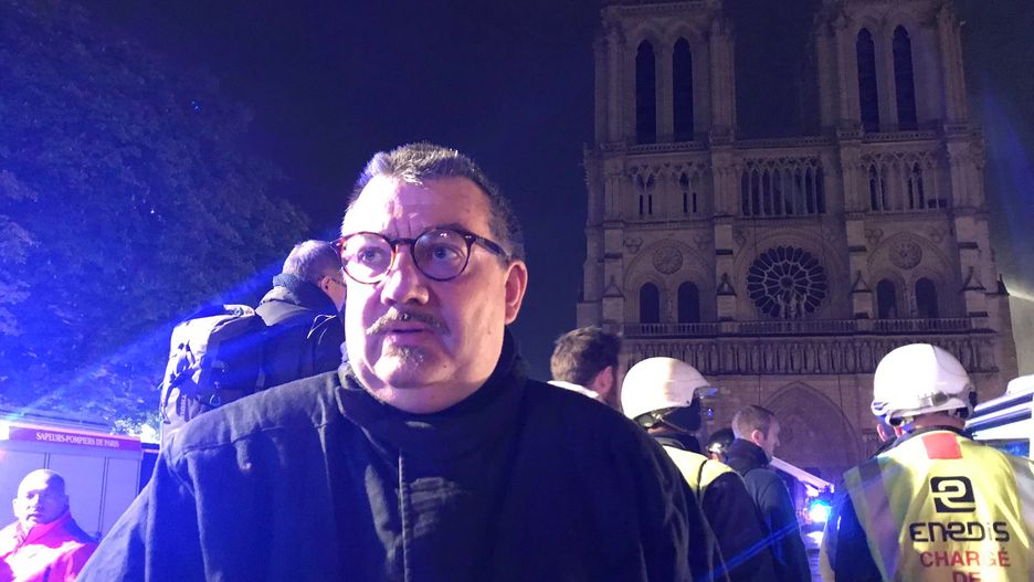 Katedra Notre Dame ma bohatera