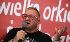 Owsiak wbija szpilę Kuchcińskiemu i zaprasza go na Pol'and'Rock. "Może przylecieć samolotem"