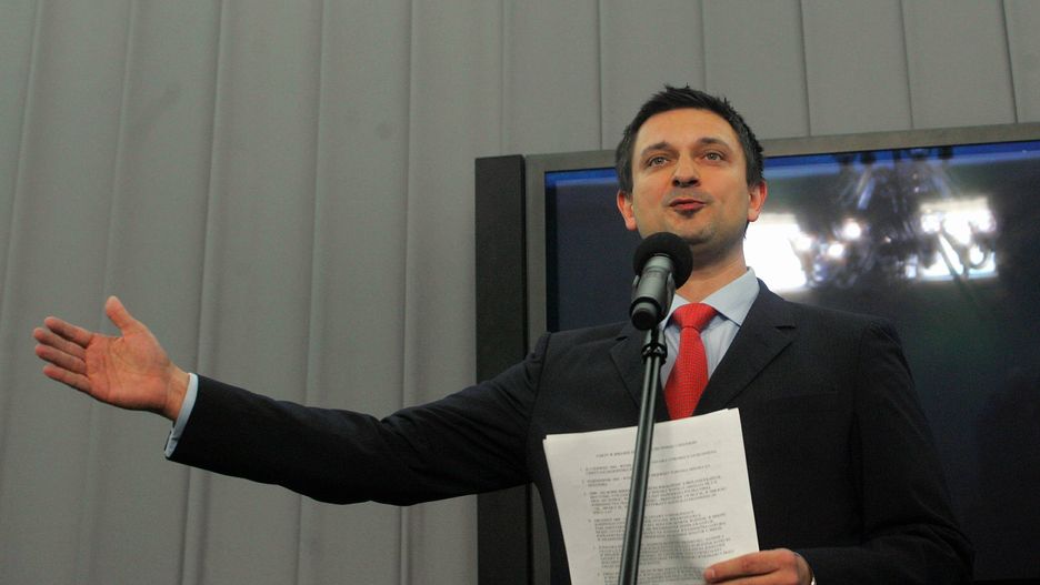 Tomasz Misiak podczas konferencji prasowej w 2009 r.