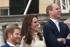 Harry, Kate i William zrobili kinderbal w Pałacu Buckingham. Bawili się jak dzieci!