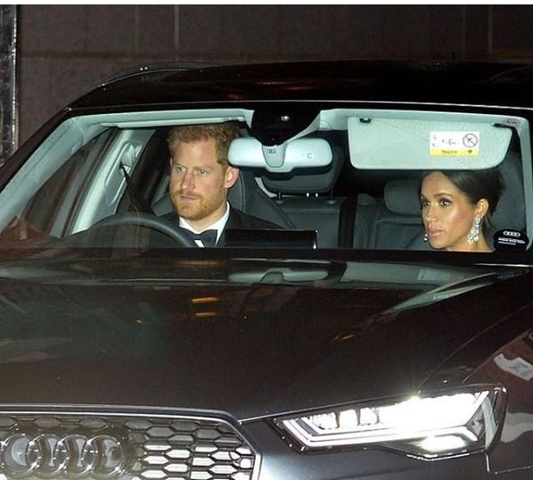 Książę Harry i Meghan Markle przyjechali na uroczystość bez szofera