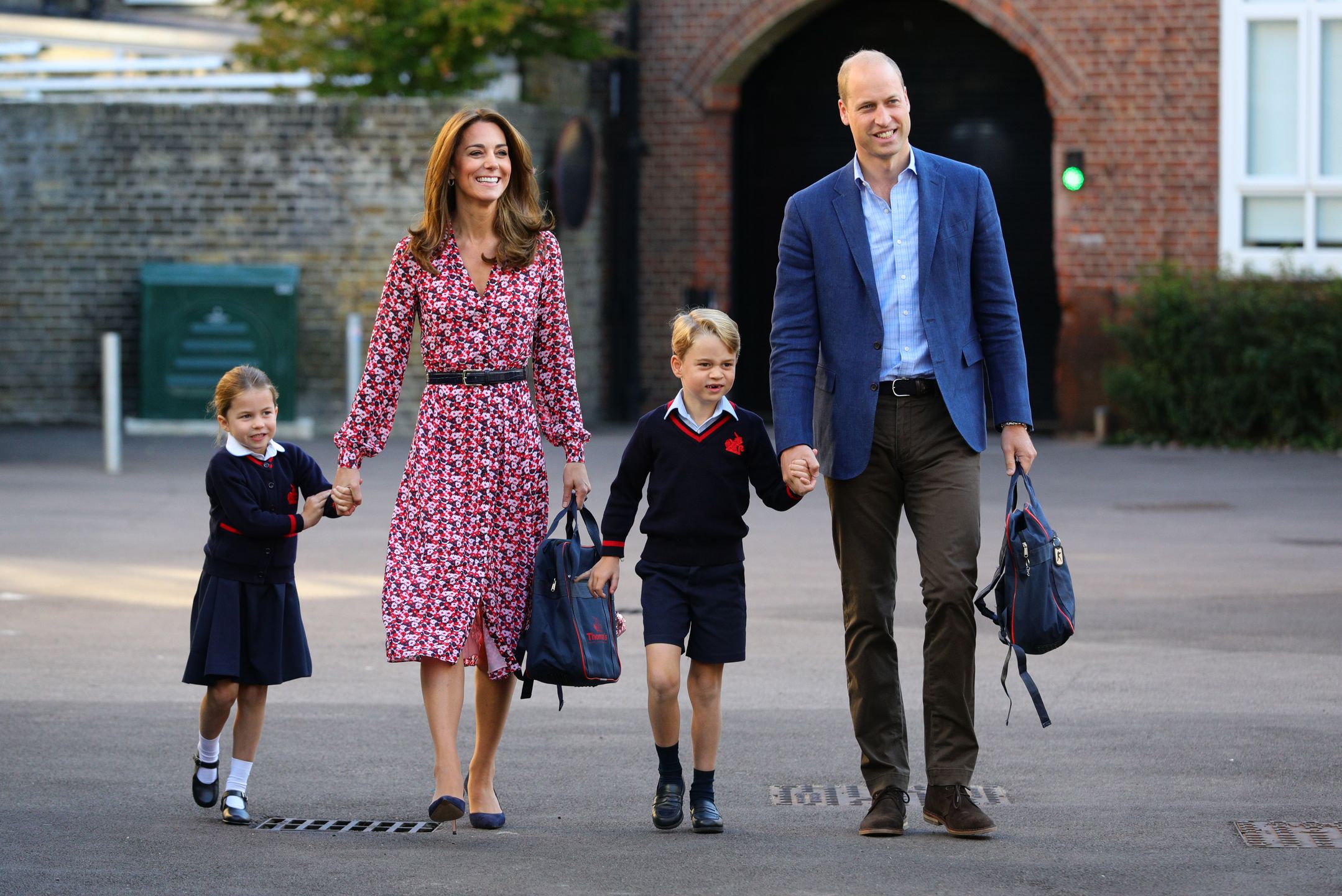Kate Middleton i książę William z dziećmi