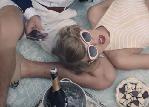 Rozpoznasz teledyski Tylor Swift na zdjęciach? Udowodnij!