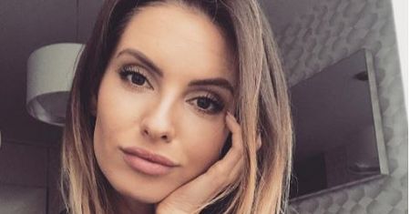 Seksowna Dominika Grosicka nastraja na święta. Tak się powinno rozpakowywać prezenty!