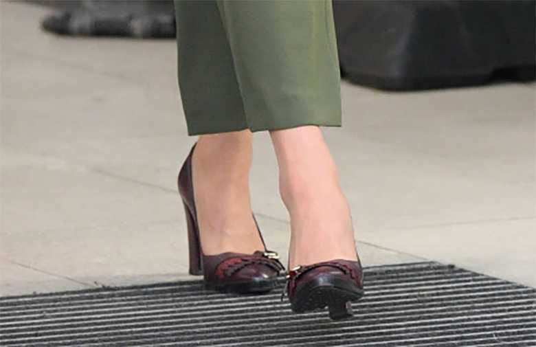 Księżna Kate w Londynie -  buty na obcasie