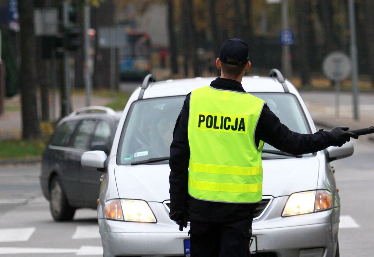 Zboczeniec grasuje przy cmentarzu w Gorzowie Wielkopolskim. Akcja policji